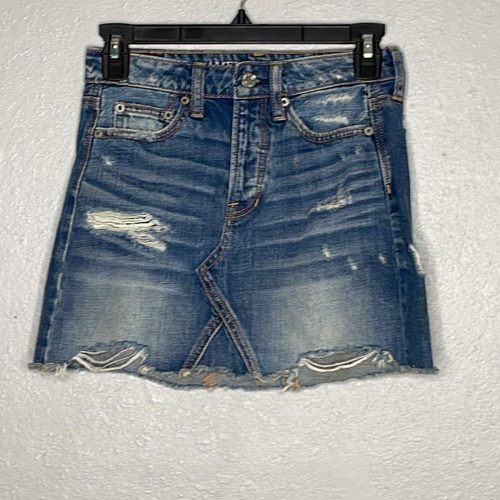 American Eagle Distressed Denim Skirt sz 00 Blue